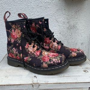 Dr. Martens 1460 Women’s Lace-up boots